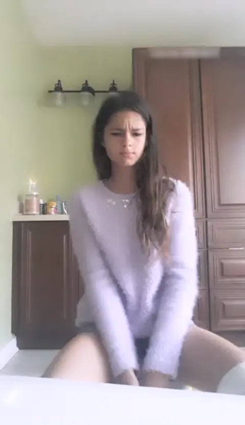 She tried 2 dicks at once