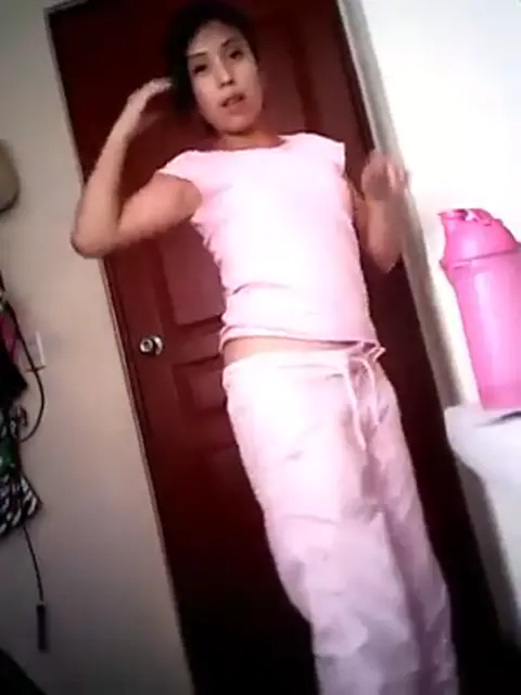 Pregnant mom talks baby raps
