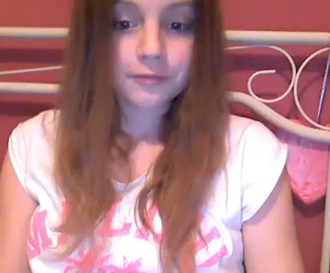 Hebe plays with Pussy