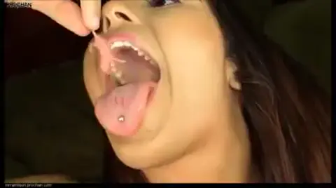 She tried 2 dicks at once